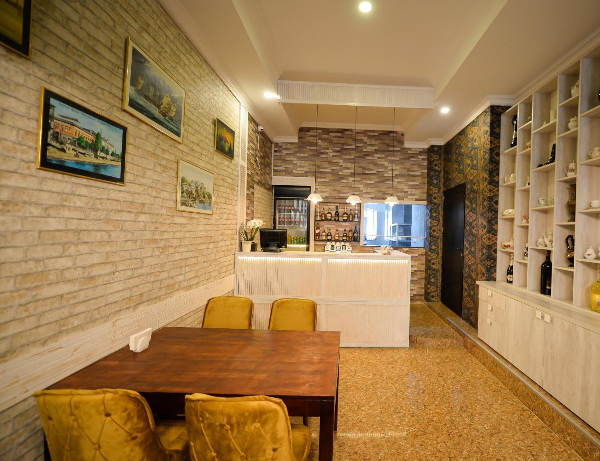 Aura Boutique Hotel Batumi Exterior foto